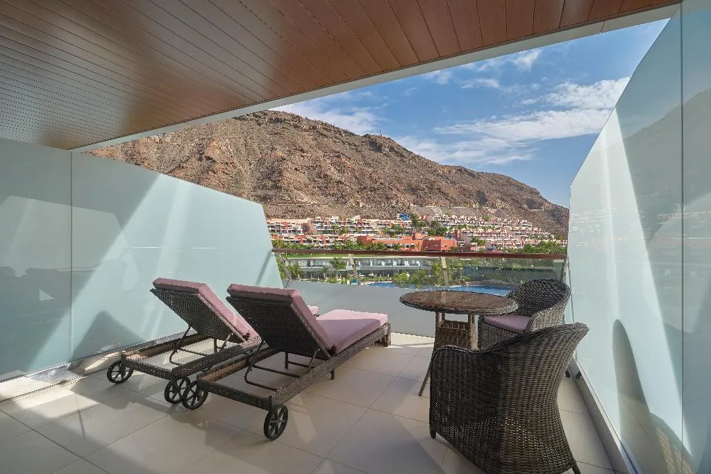 FAMILY ROOM SUPERIOR POOL VIEW Room, Radisson Blu Resort & Spa Gran Canaria Mogan, Gran Canaria