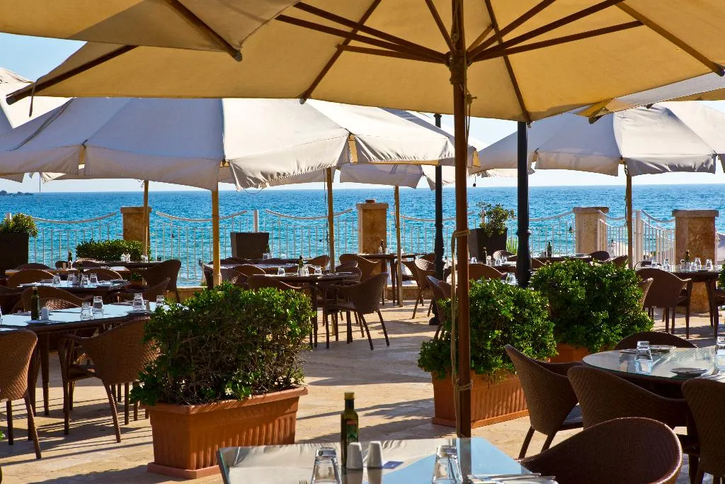 Restaurant, Radisson Blu Resort & Spa Golden Sands, Malta
