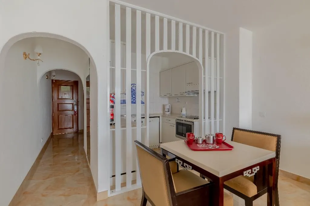 STUDIO DELUXE Room, Grand Muthu Oura View Beach Club, Algarve