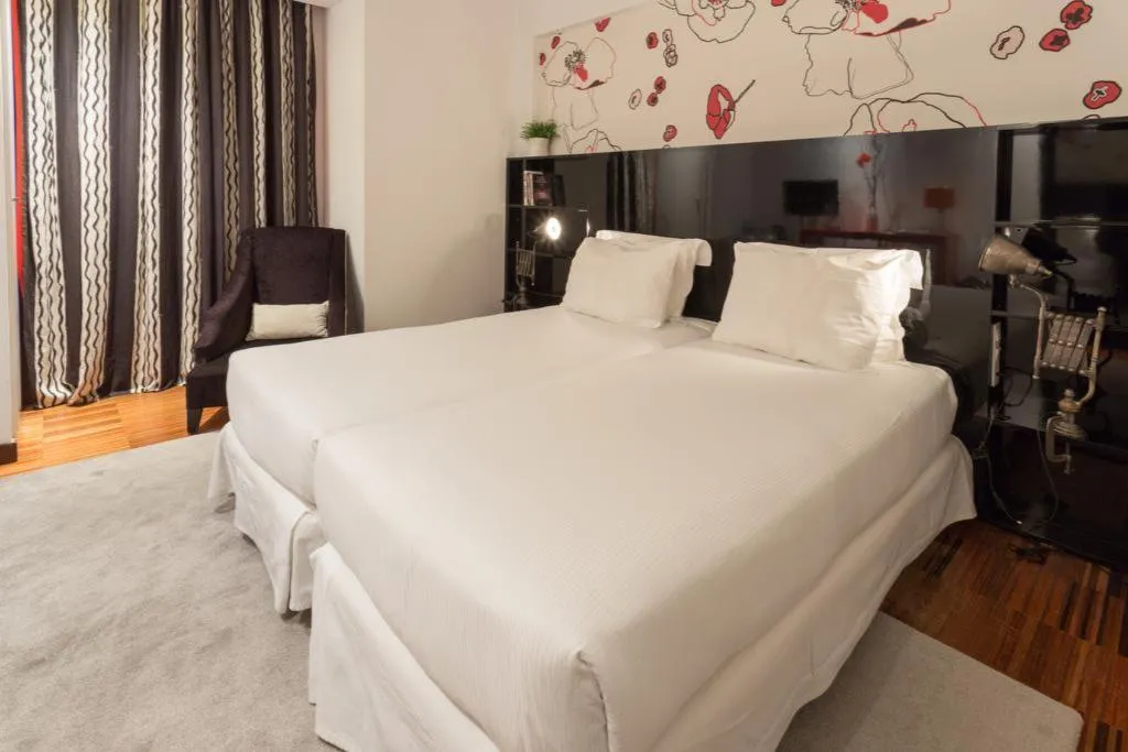 Double or Twin STANDARD Room, Porto Trindade Hotel, Porto