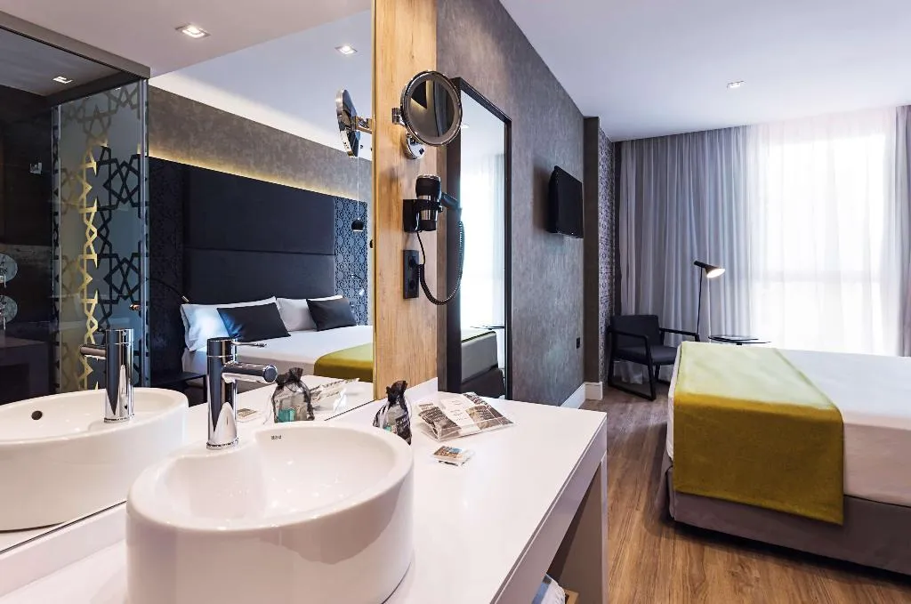 Room, Catalonia Giralda, Seville