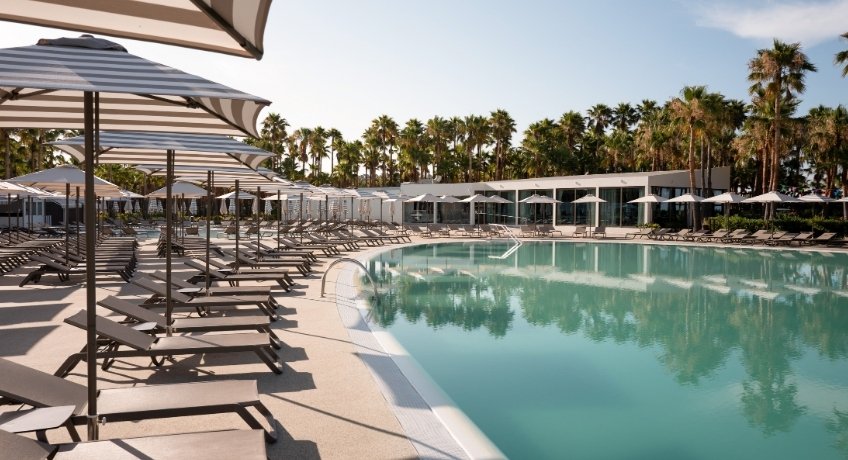 Pool, Wine & Books by the sea - Algarve Resort, Algarve