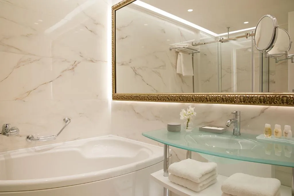 JUNIOR SUITE GARDEN VIEW Room, Anthemus Sea Beach Hotel & Spa, Halkidiki