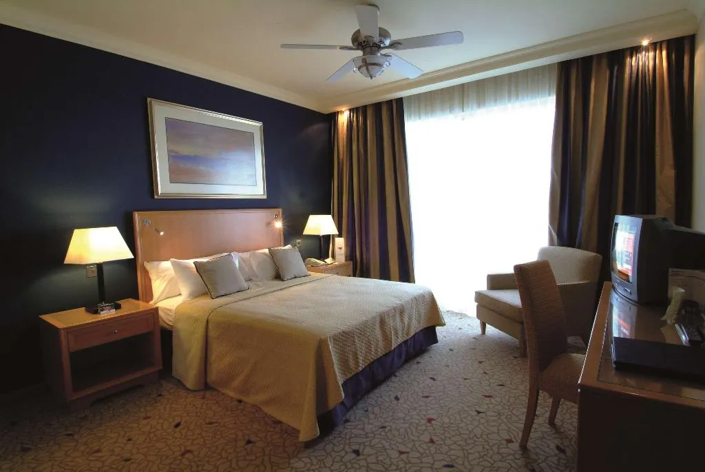 SUITE PREMIUM Room, Radisson Blu Resort & Spa Golden Sands, Malta