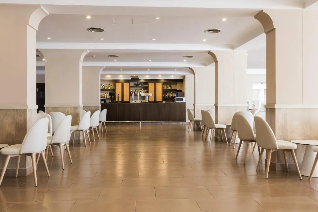 Bar, Minura Sur Menorca, Menorca