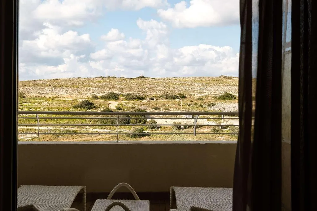 Room, Radisson Blu Resort & Spa Golden Sands, Malta