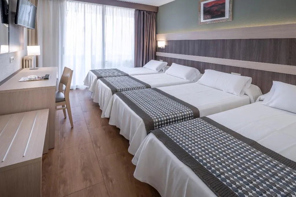 Double or Twin CAPACITY 4 Room, 4R Playa Park, Costa Dorada