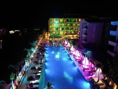 Regina Palm Resort, Kavaje