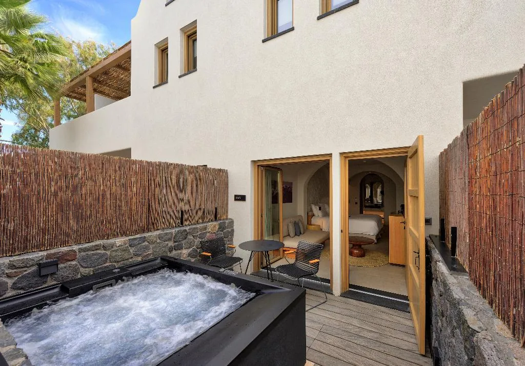 Double or Twin PREMIUM Room, Radisson Blu Zaffron Resort, Santorini