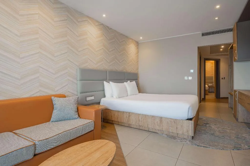FAMILY ROOM SEA VIEW Room, DoubleTree by Hilton Malta, Malta