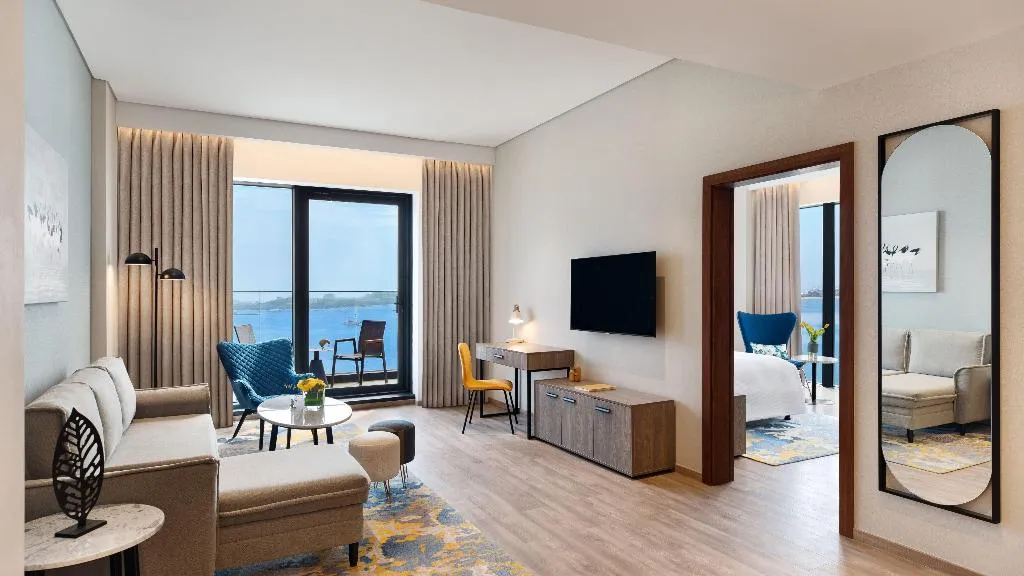 SUITE BEACH FRONT Room, Voco Dubai The Palm, Dubai