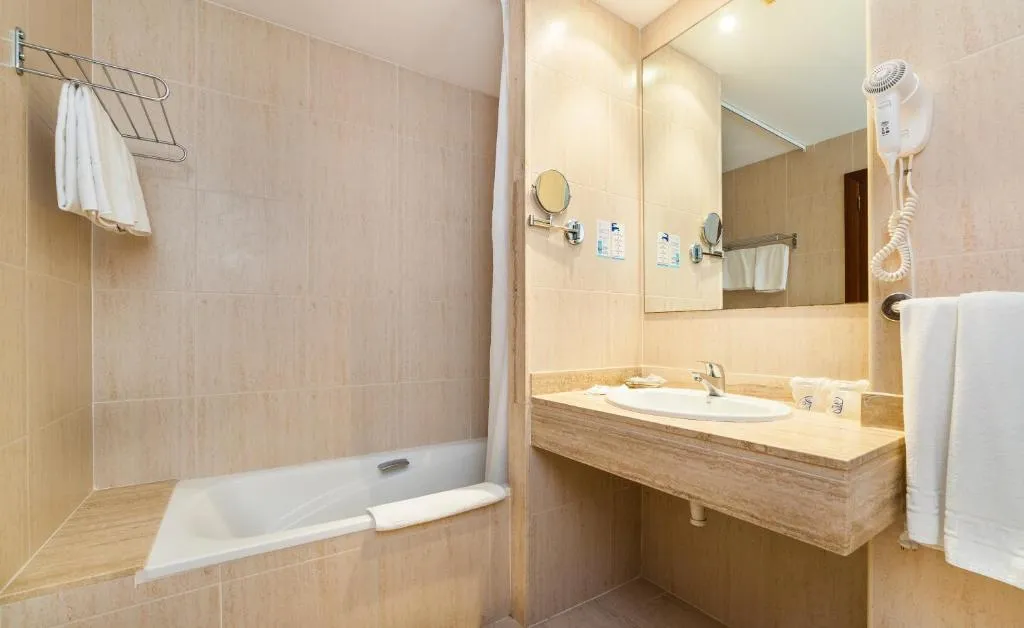 DOUBLE SINGLE USE STANDARD Room, Garbi Cala Millor, Majorca