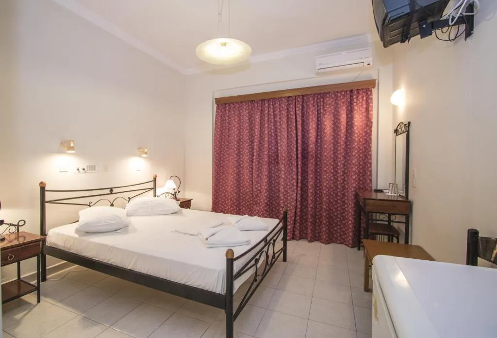 Double or Twin STANDARD Room, Petra Nera, Santorini