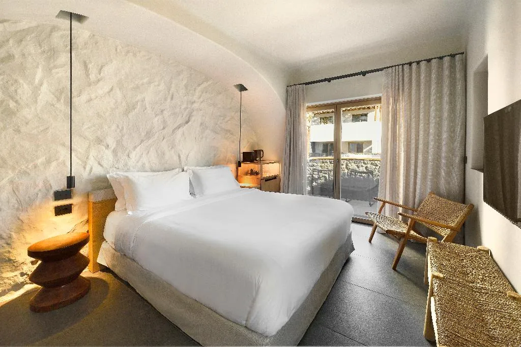 Double or Twin PREMIUM Room, Radisson Blu Zaffron Resort, Santorini