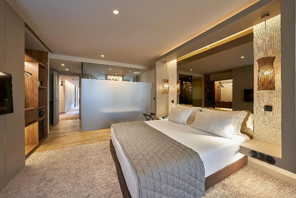 JUNIOR SUITE CLASSIC Room, PortoBay Teatro, Porto