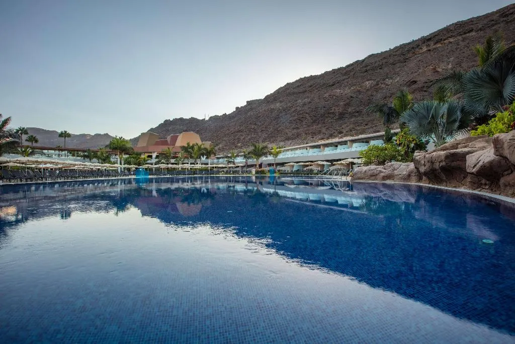 Pool, Radisson Blu Resort & Spa Gran Canaria Mogan, Gran Canaria