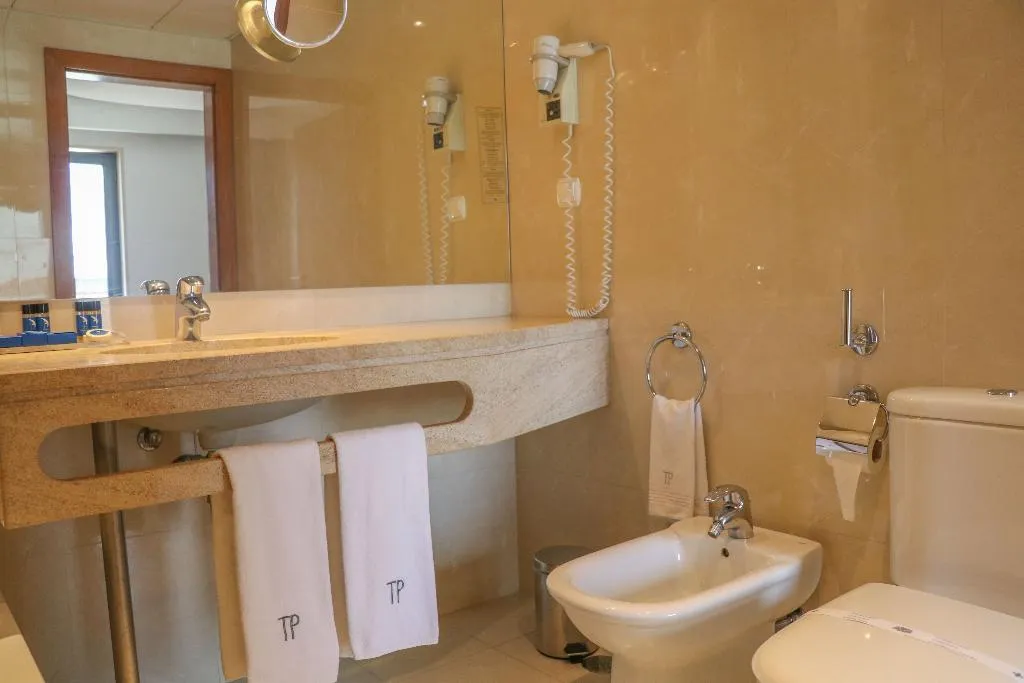 SINGLE STANDARD Room, Travel Park, Lisbon