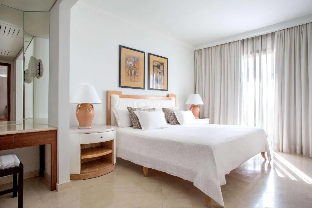 Room, Annabelle, Cyprus