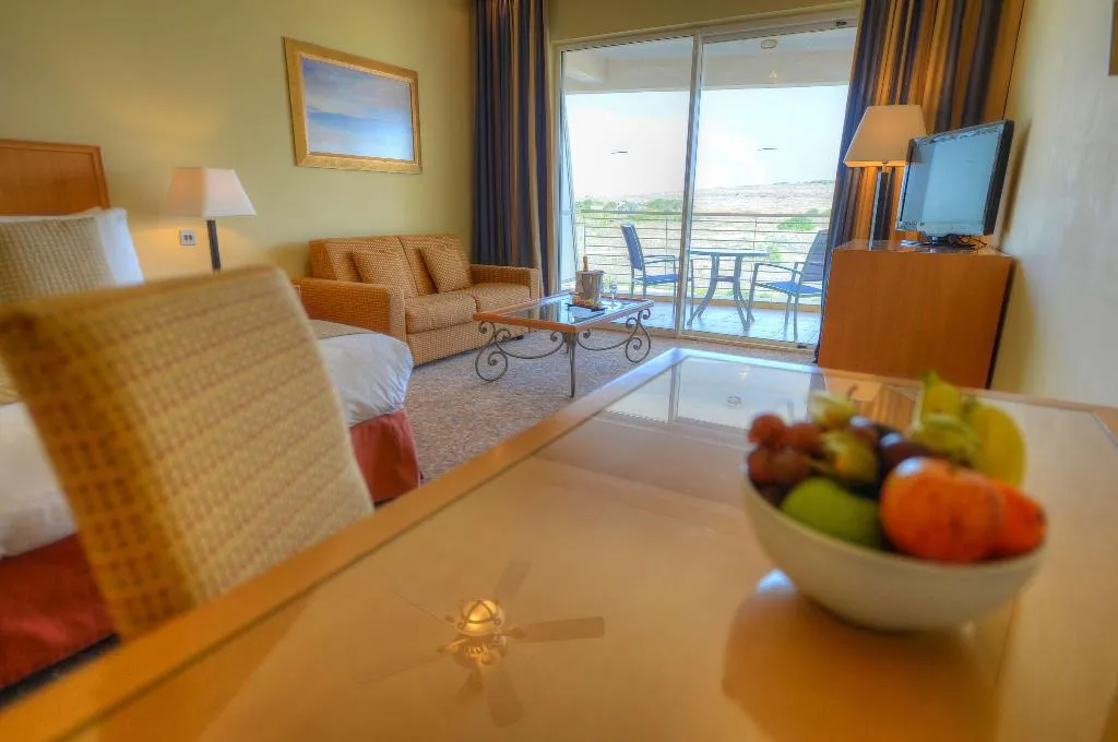 Room, Radisson Blu Resort & Spa Golden Sands, Malta