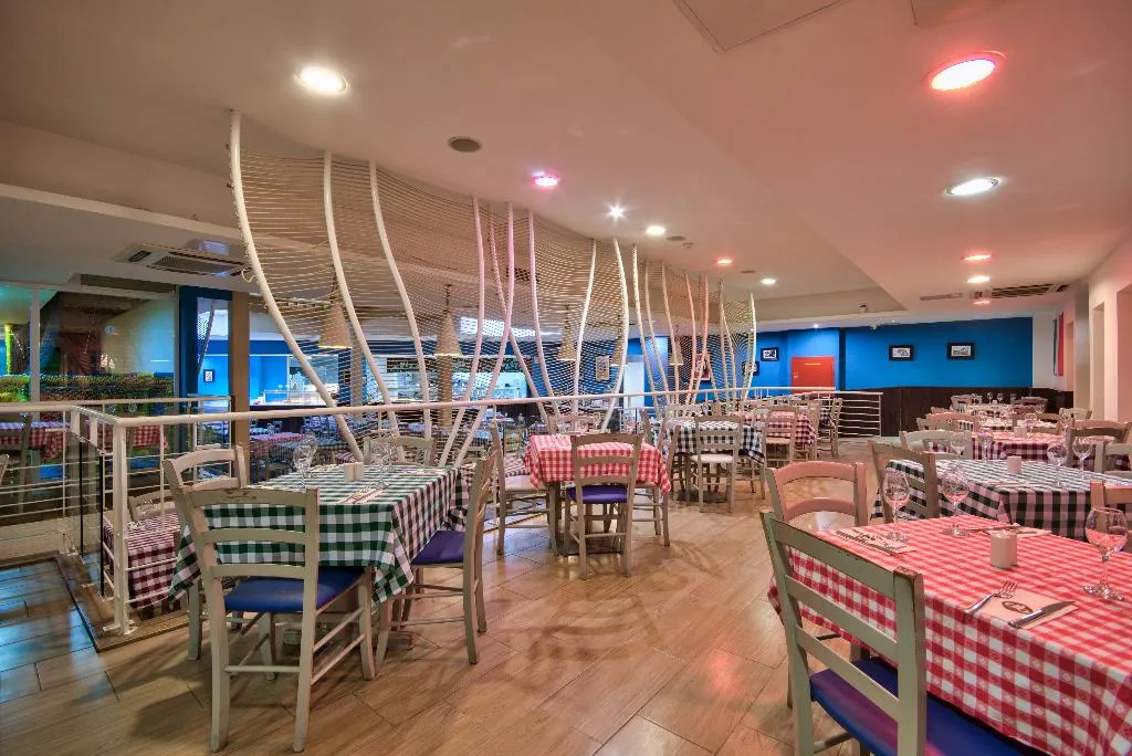 Restaurant, db Seabank Resort + Spa – All Inclusive, Malta