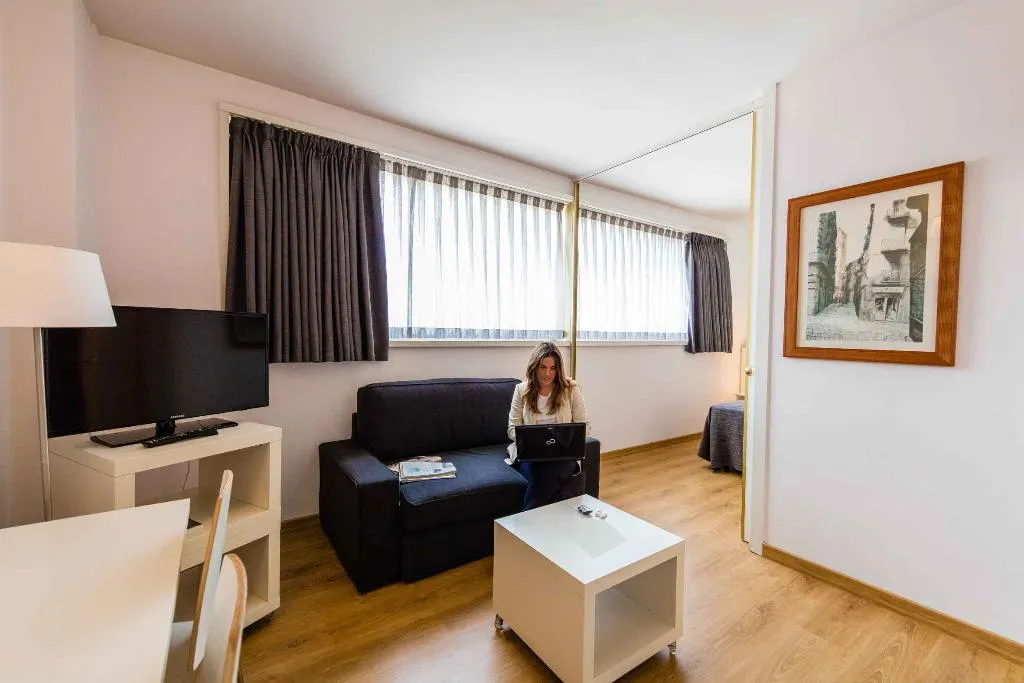 DOUBLE SUPERIOR Room, Atenea Barcelona Aparthotel, Barcelona