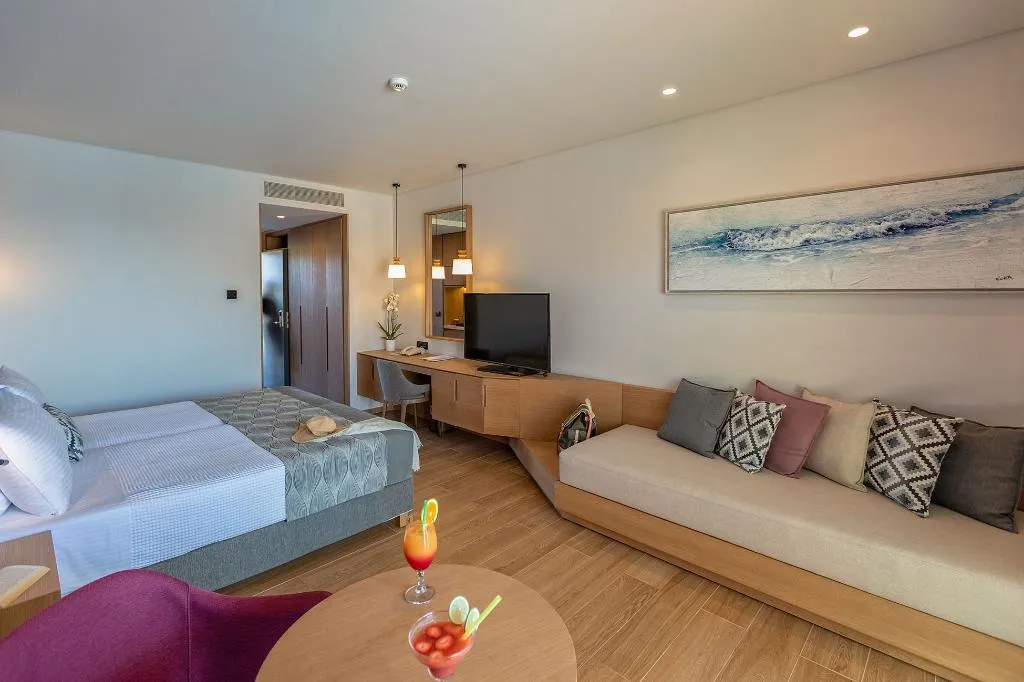 JUNIOR SUITE POOL VIEW Room, Apollonion Asterias Resort & Spa, Kefallinia