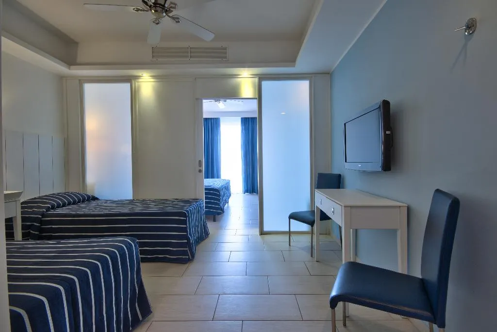 FAMILY ROOM POOL VIEW Room, db Seabank Resort + Spa – All Inclusive, Malta