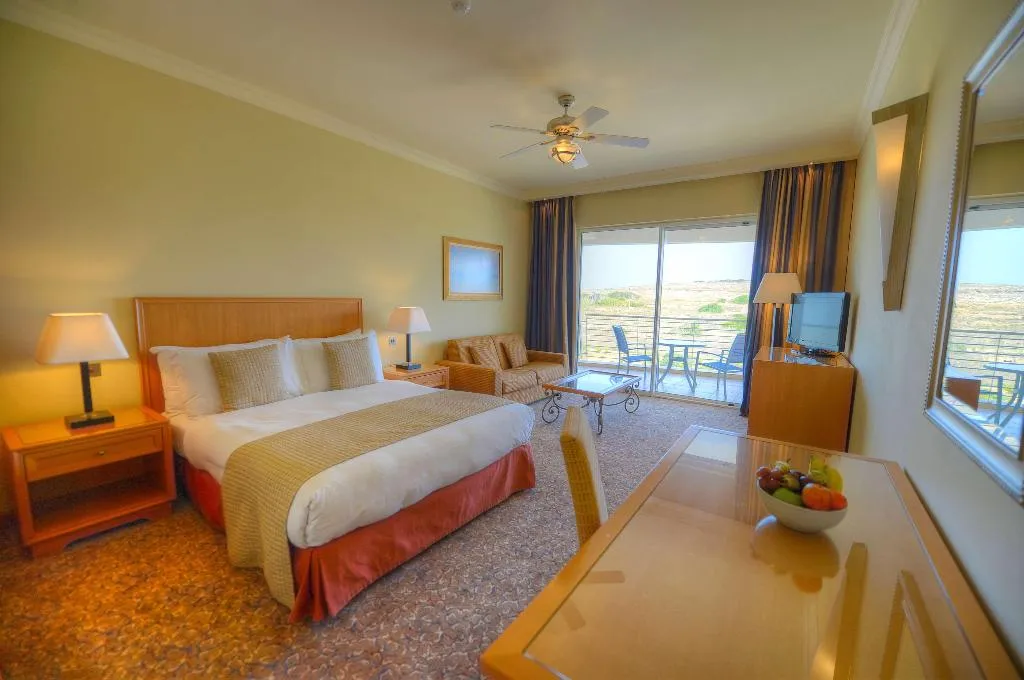 Room, Radisson Blu Resort & Spa Golden Sands, Malta