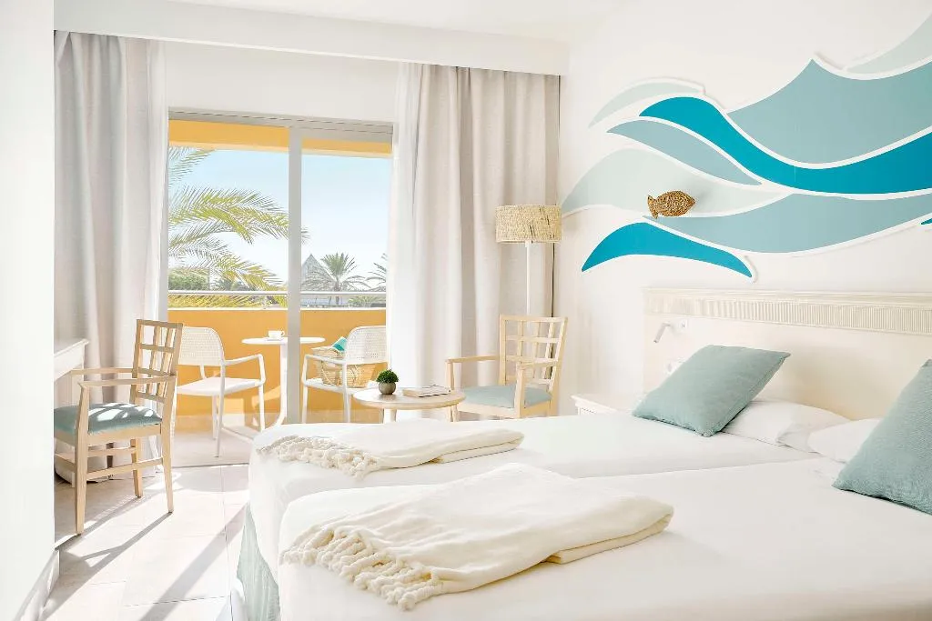 FAMILY ROOM POOL VIEW Room, Iberostar Waves Gaviotas Park, Fuerteventura