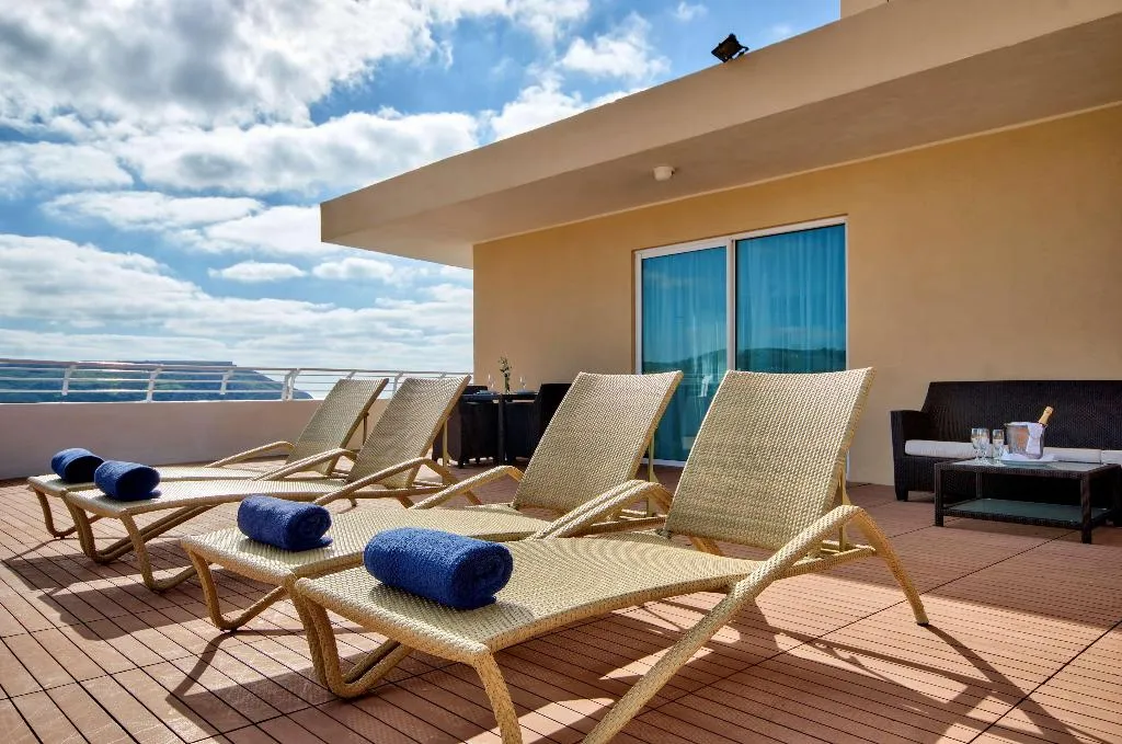 Room, Radisson Blu Resort & Spa Golden Sands, Malta