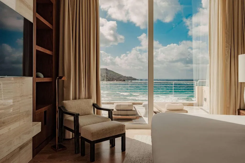 SUITE SEA VIEW Room, Radisson Blu Resort & Spa Golden Sands, Malta