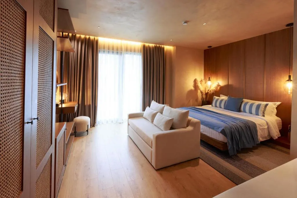 JUNIOR SUITE ONE BEDROOM ONE BATHROOM Room, Flower Garden Hotel, Durres
