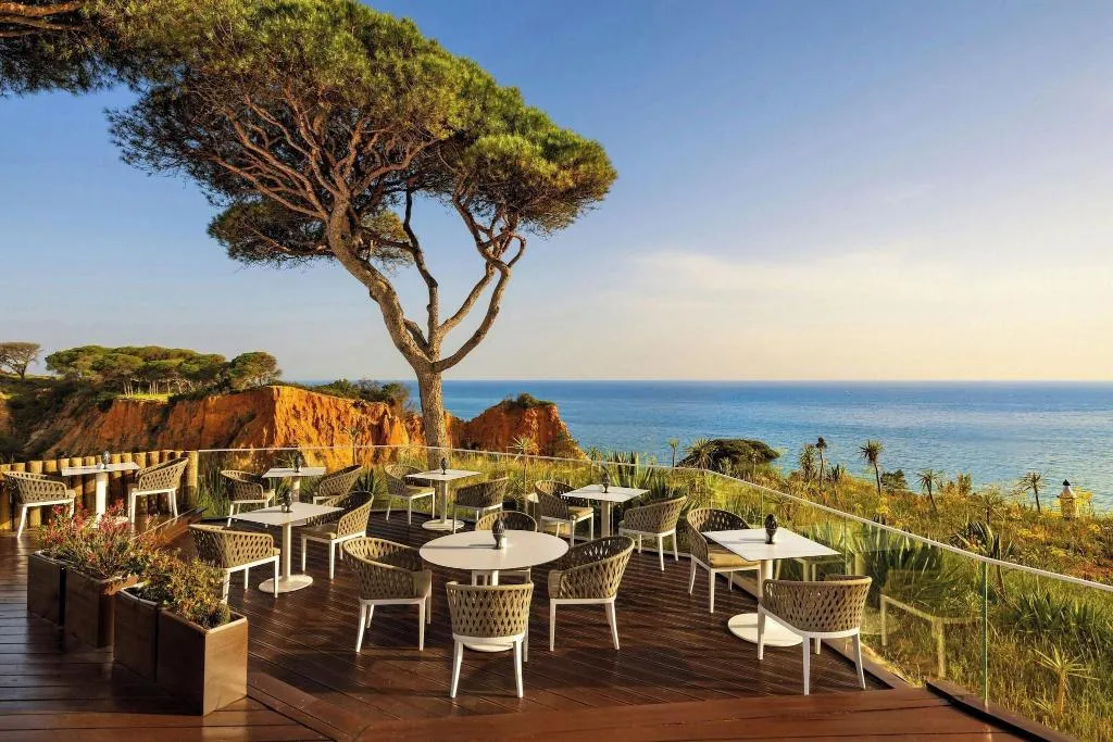 Bar, Pine Cliffs Ocean Suites, Algarve