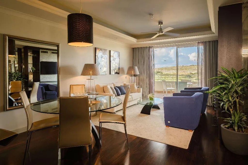 Room, Radisson Blu Resort & Spa Golden Sands, Malta