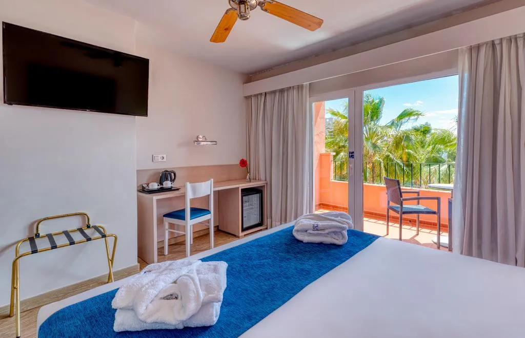 DOUBLE SUPERIOR Room, Hotel Vera Playa Club, Costa Almeria