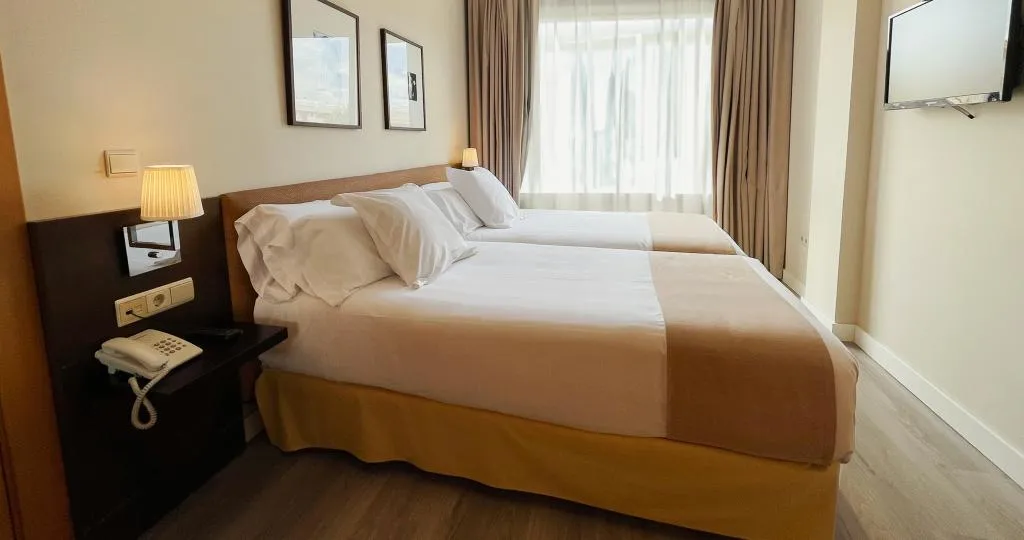 JUNIOR SUITE COMFORT Room, Vertice Sevilla, Seville