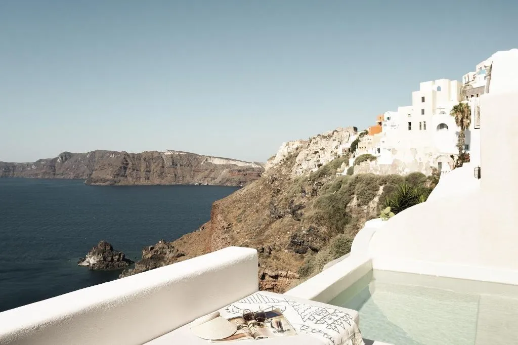 Sports and Entertainment, Armenaki Santorini, Santorini