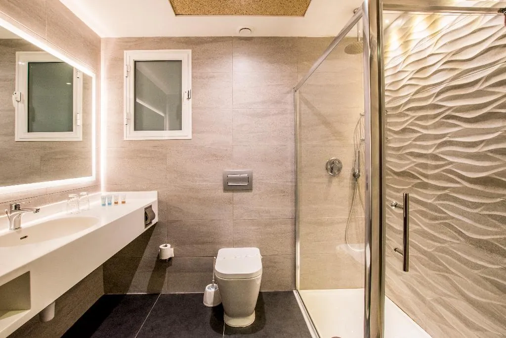 SINGLE STANDARD Room, DoubleTree by Hilton Malta, Malta
