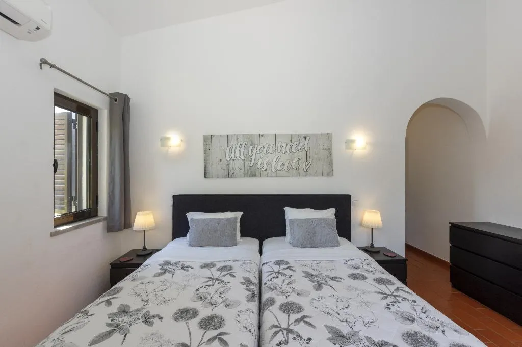VILLA THREE BEDROOMS Room, Rocha Brava Village Resort, Algarve
