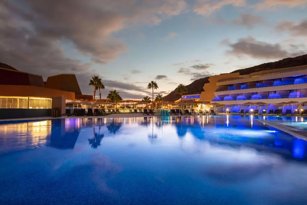 Pool, Radisson Blu Resort & Spa Gran Canaria Mogan, Gran Canaria