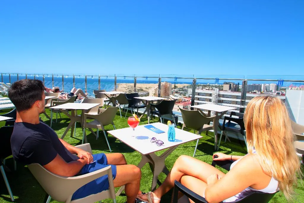 Terrace, HL Suite Hotel Playa del Ingles, Gran Canaria