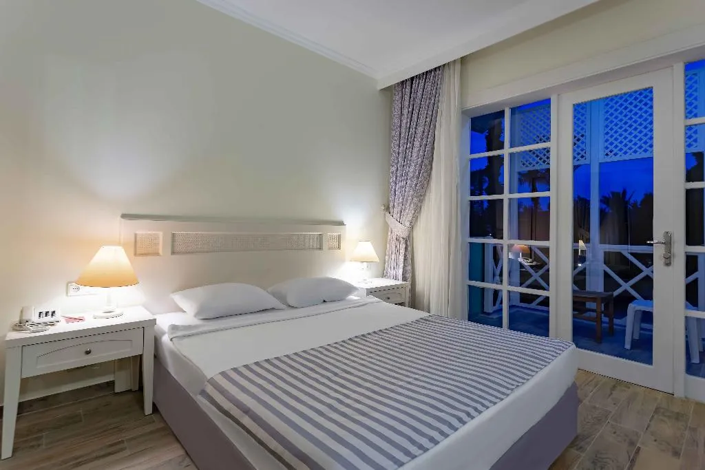 JUNIOR SUITE CLUB SUPERIOR Room, Asteria Family Resort Side, Antalya