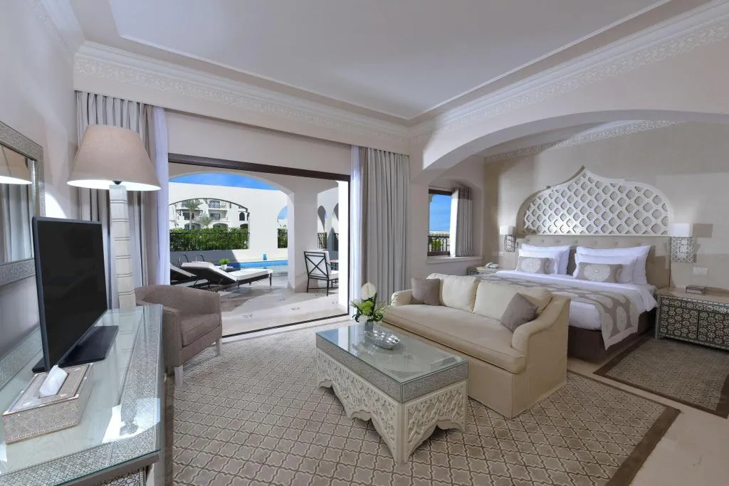 SUITE WITH PRIVATE POOL Room, Steigenberger Alcazar, Red Sea Riviera
