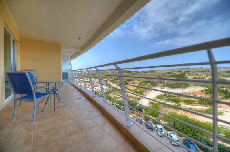 SUITE WITH VIEWS Room, Radisson Blu Resort & Spa Golden Sands, Malta