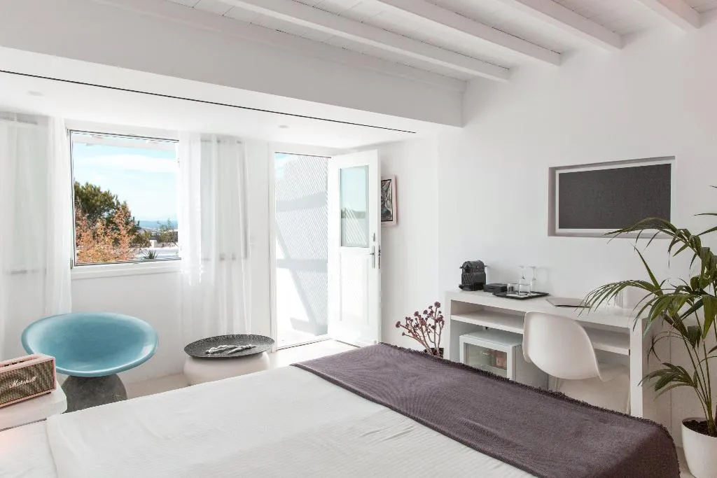 DOUBLE DELUXE WITH JACUZZI Room, Ostraco Suites, Mykonos