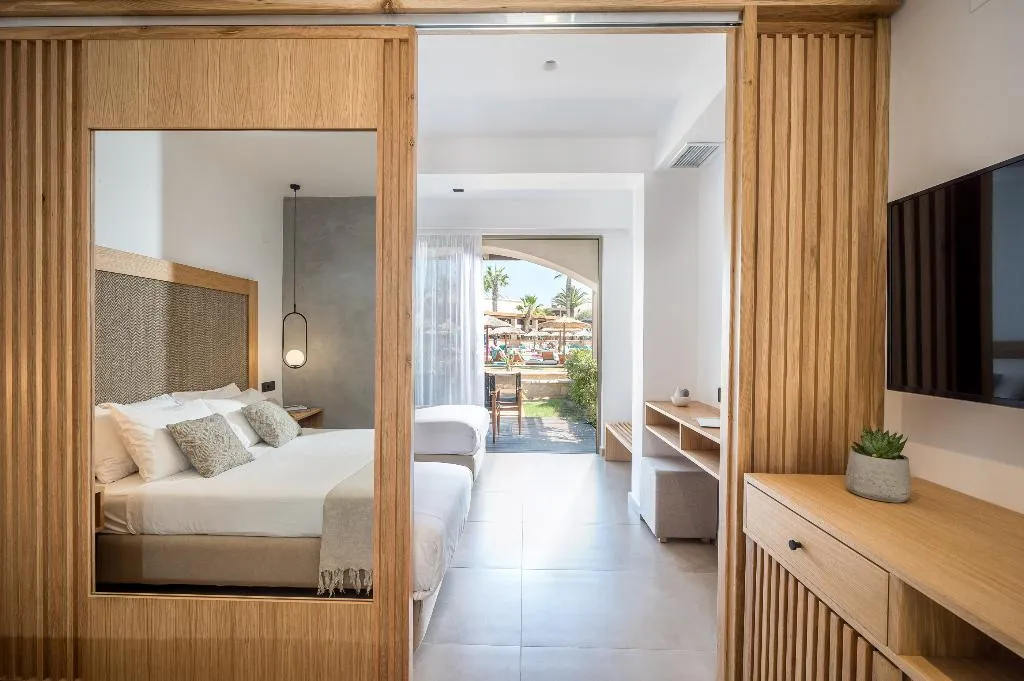 FAMILY ROOM TWO BEDROOMS Room, Stella Palace, Crete
