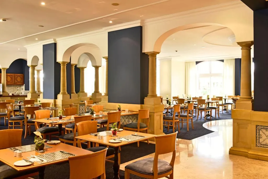 Restaurant, Pestana Village Garden Hotel, Madeira