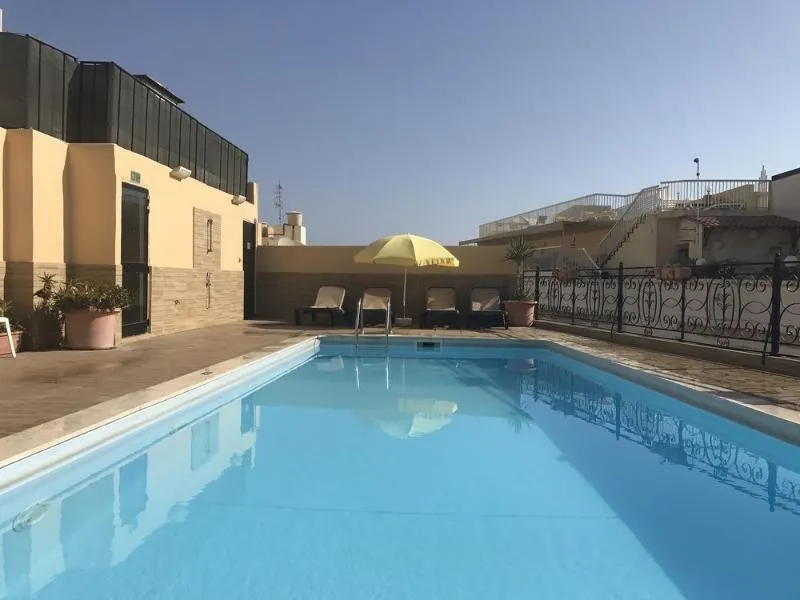Pool, The Windsor Hotel, Malta