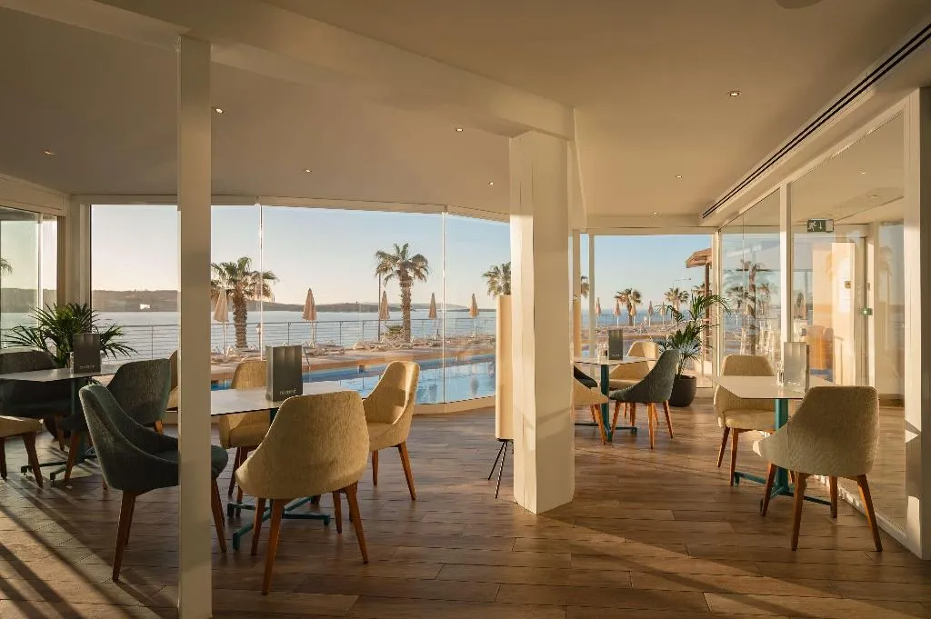 Restaurant, DoubleTree by Hilton Malta, Malta