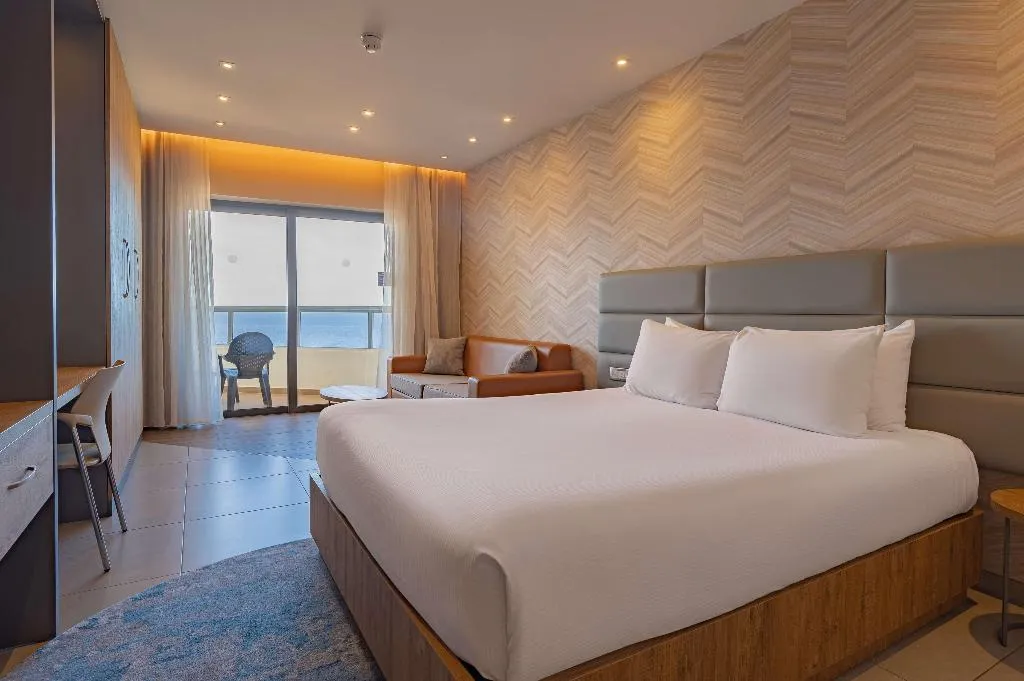 FAMILY ROOM SEA VIEW Room, DoubleTree by Hilton Malta, Malta
